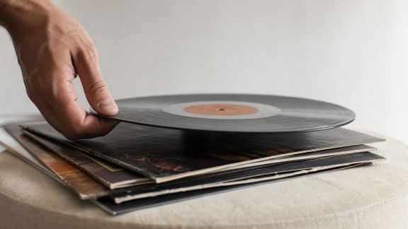 Comparatif : les meilleures plateformes pour échanger ou revendre ses vinyles en ligne