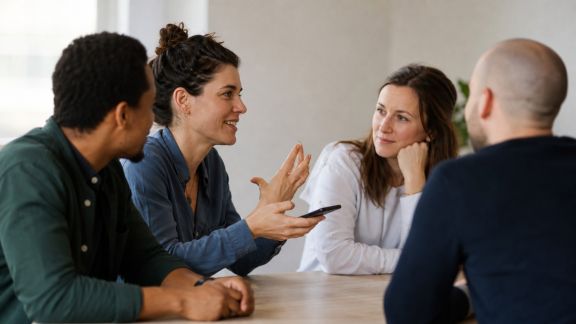 Utiliser les réseaux sociaux pour organiser des rencontres culturelles