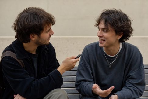 Réaliser un micro-trottoir sur la musique auprès de vos proches