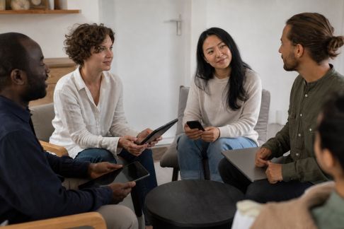La montée des clubs de lecture numériques : renouer avec le collectif à distance