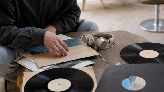 Découvrir de nouveaux genres musicaux : méthodes ludiques et efficaces